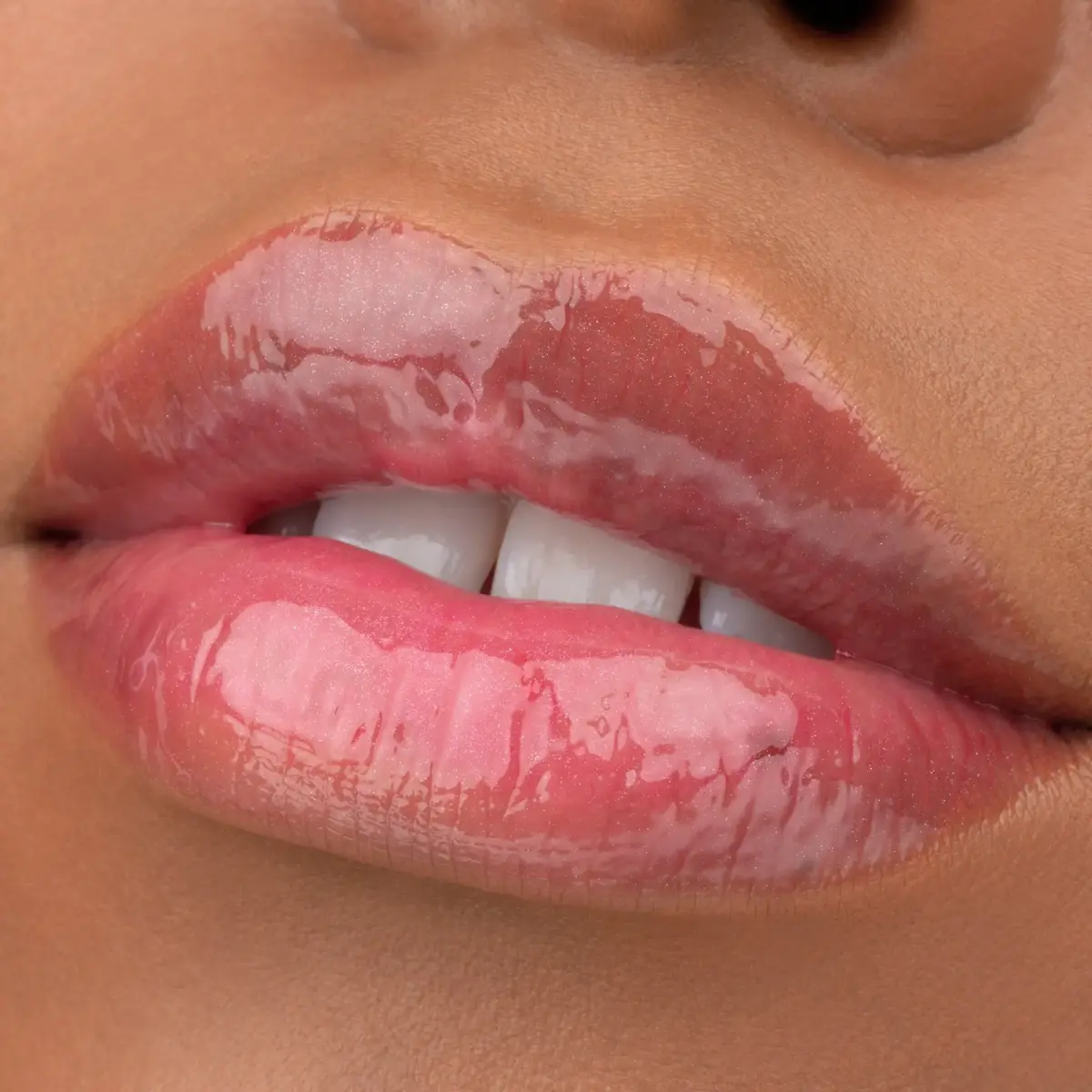 Essence Juicy Bomb lip gloss 104 Poppin' Pomegranate Photo 10