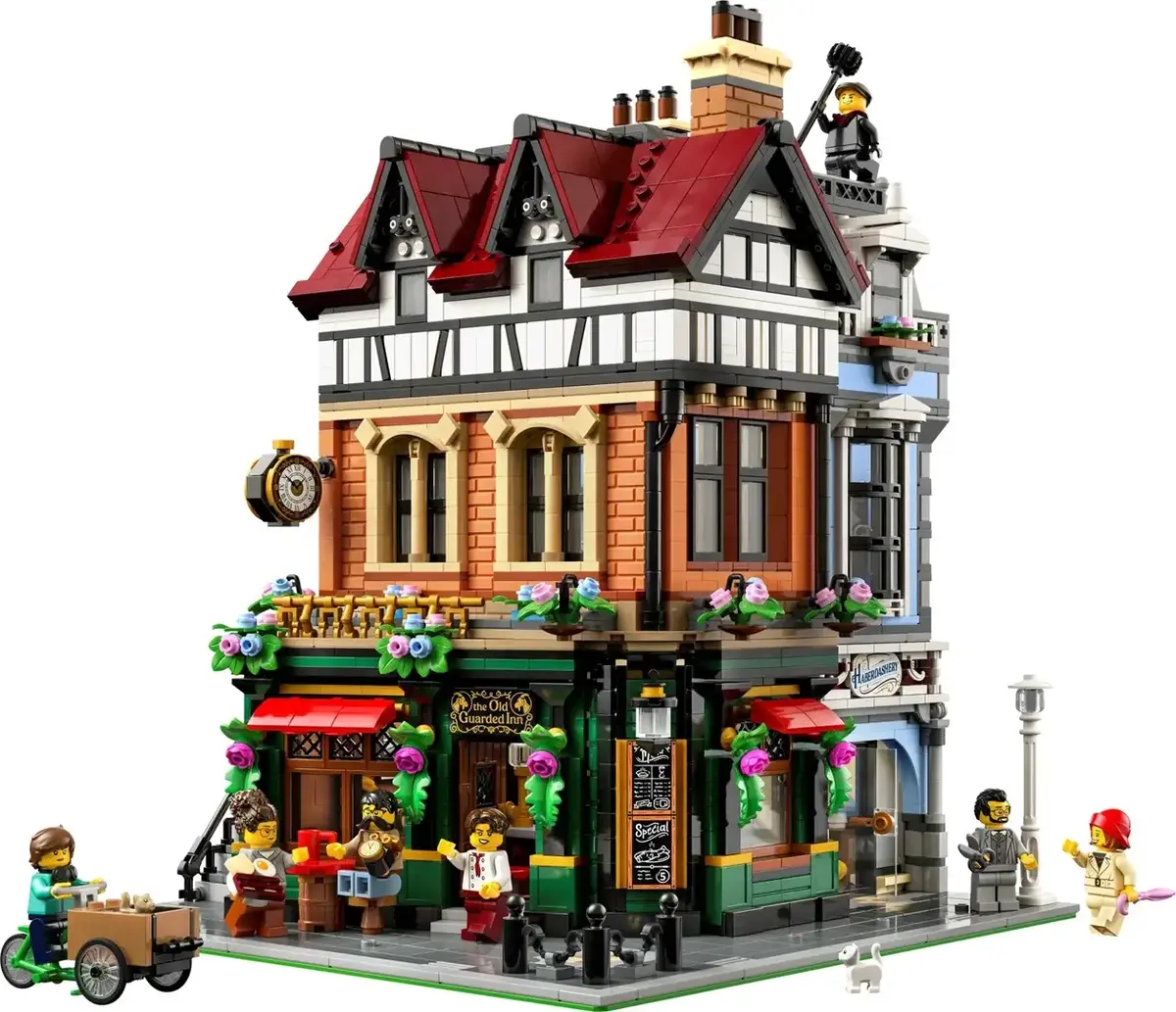 LEGO Icons 10350 Tudor Corner House konstruktors Photo 3