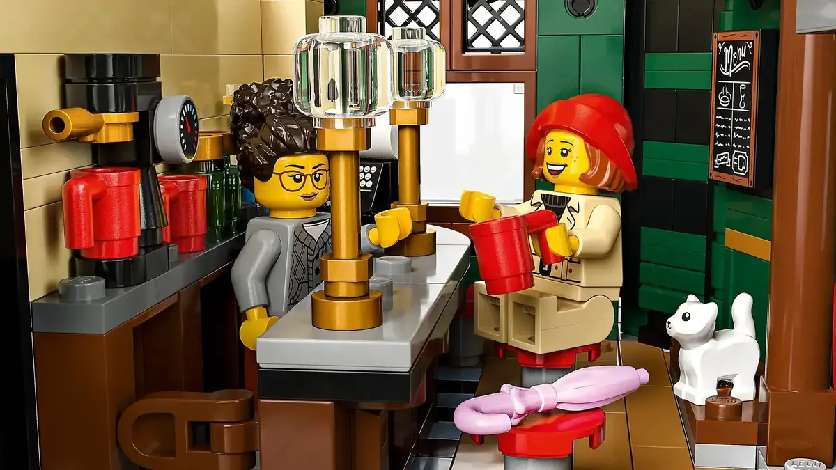 LEGO Icons 10350 Tudor Corner House konstruktors Photo 5