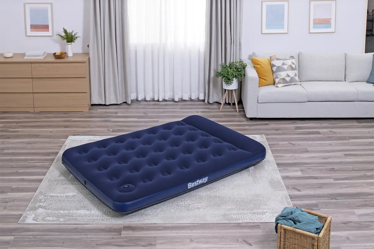 Bestway Full air mattress with built-in foot pump Photo 8