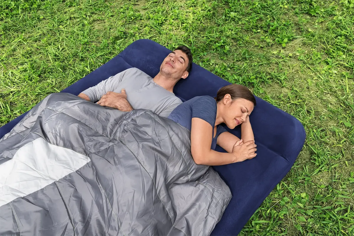 Bestway Full air mattress with built-in foot pump Photo 13