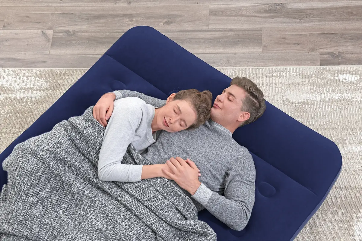 Bestway Full air mattress with built-in foot pump Photo 18