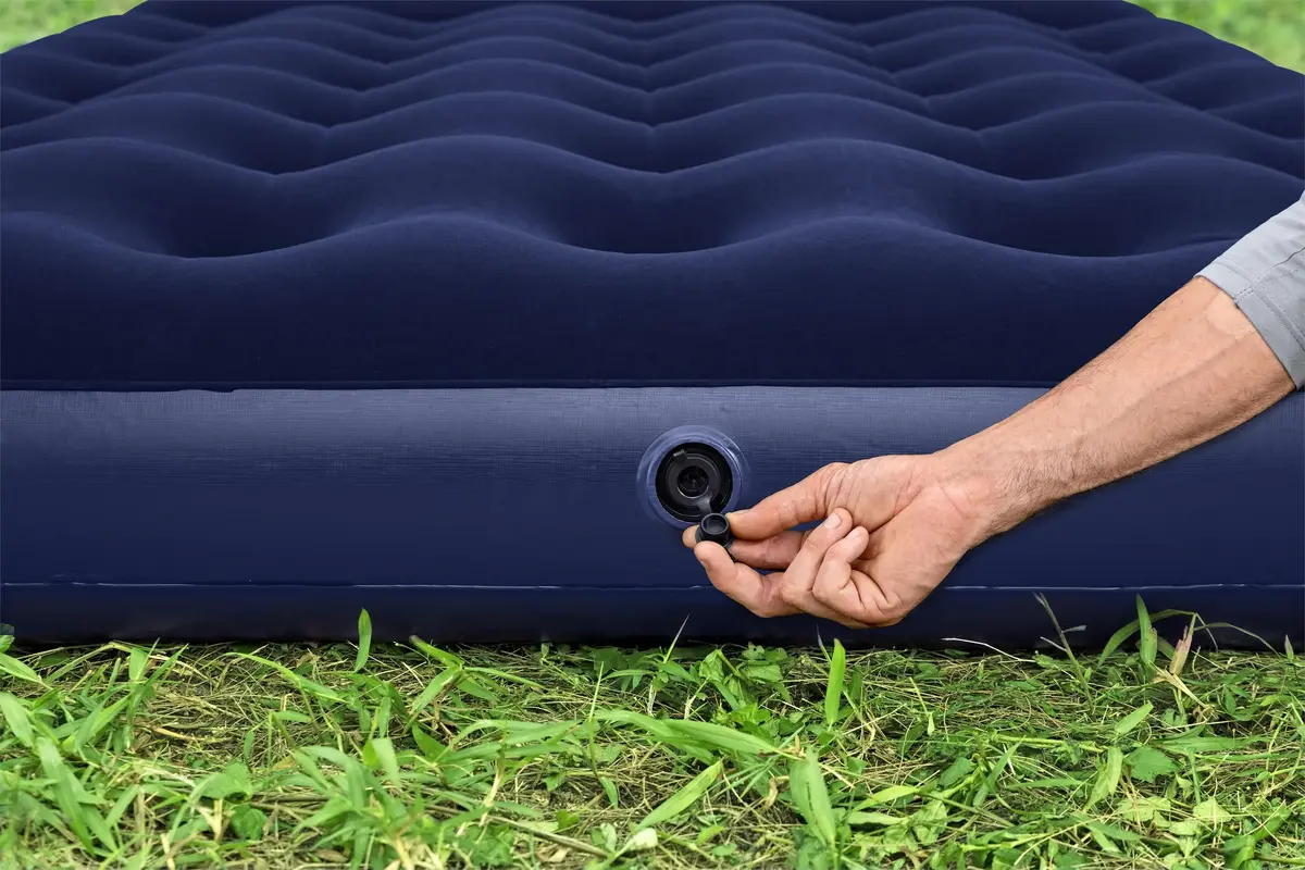 Bestway Full air mattress with built-in foot pump Photo 19