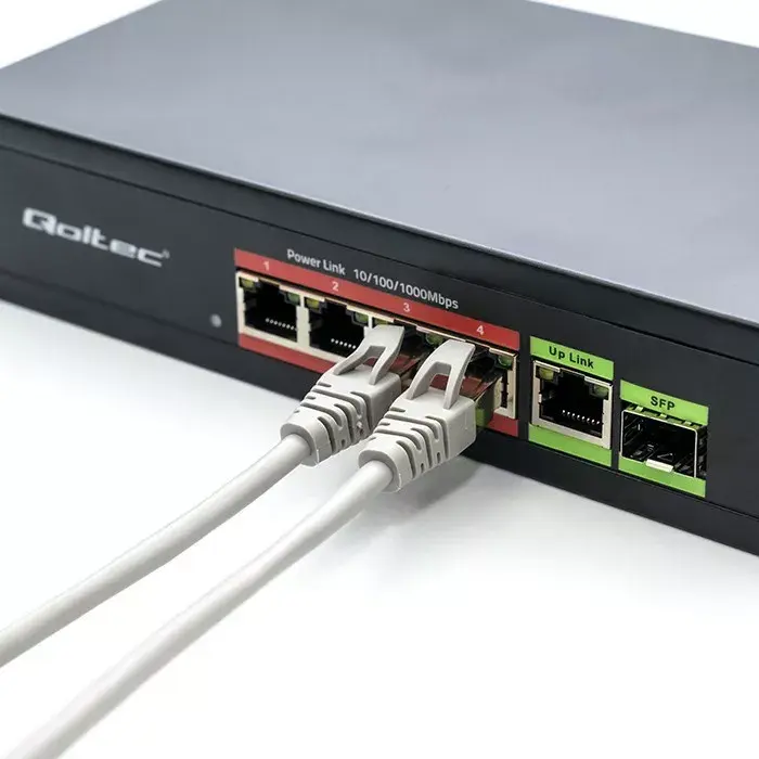 QOLTEC 52296 Ethernet PoE Switch 4x PoE + 1x Uplink Photo 4