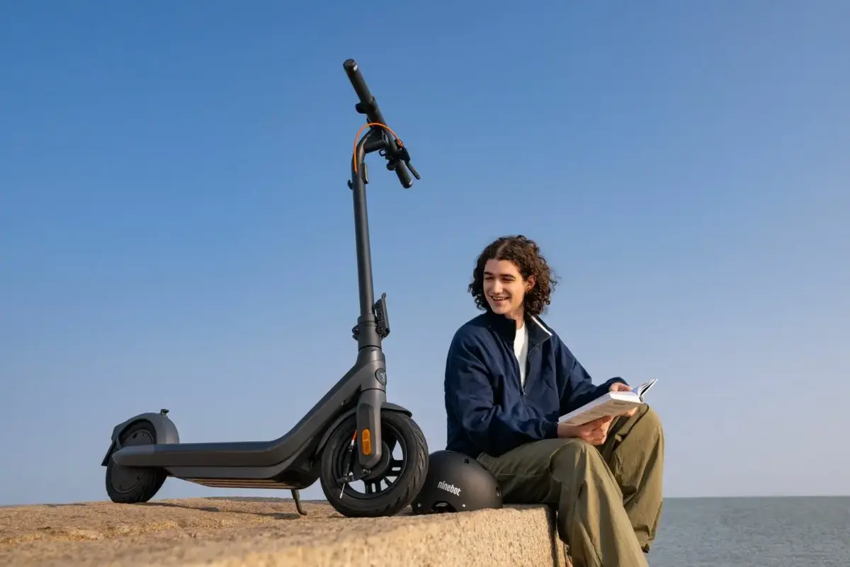 Classic scooter Ninebot by Segway E2 Pro Photo 10