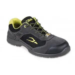 Safety shoes Beta 7213G suede, size 43 — protective footwear with slip-resistant sole