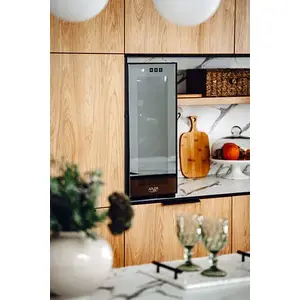 Wine cooler Adler AD8083 — freestanding wine refrigerator, compact capacity, temperature control