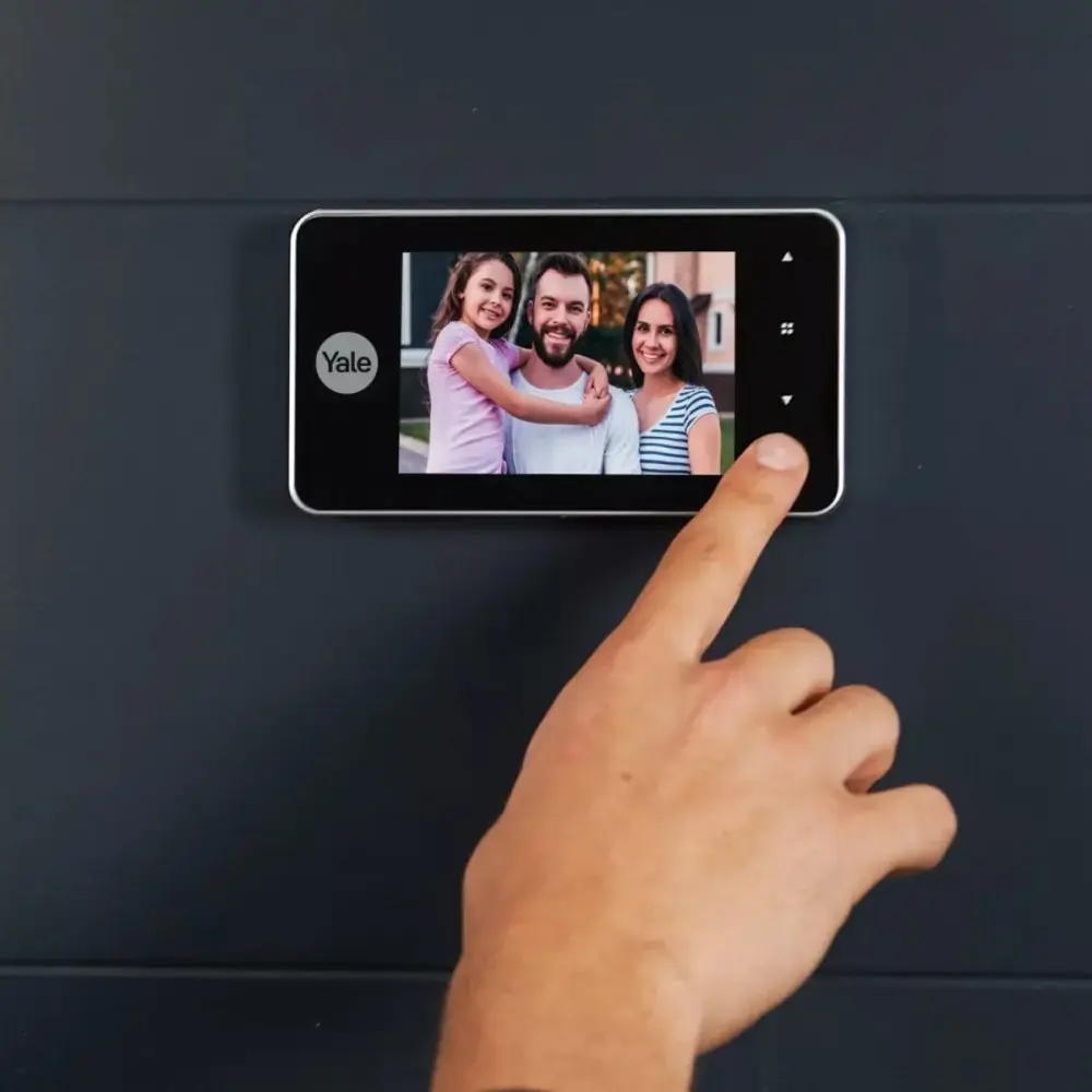 Цифровой дверной глазок YALE HOME DDV 4500 Photo 4