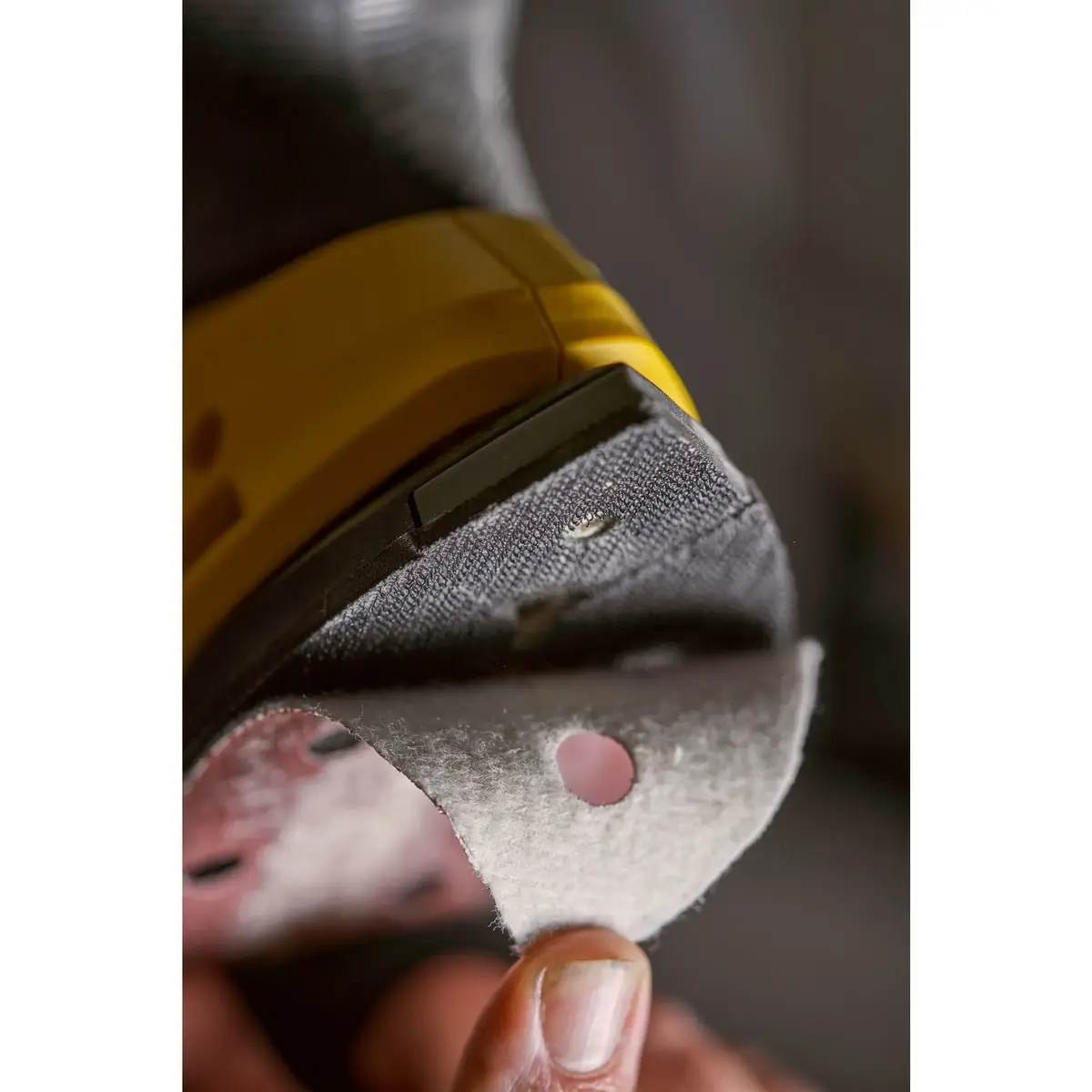 Stanley FATMAX SFMCW221B-XJ detail шлифовальная 18В Photo 7