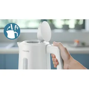 Easily use one hand to open and refill with the lid release button