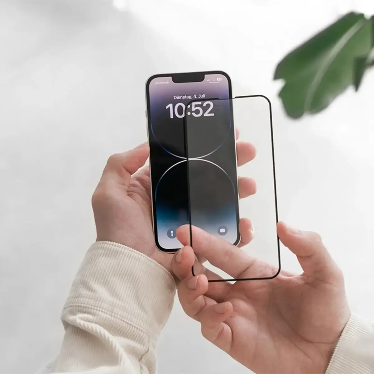 Защитное стекло Evelatus 2.5D Full Cover для iPhone 16 Pro Max Photo 2