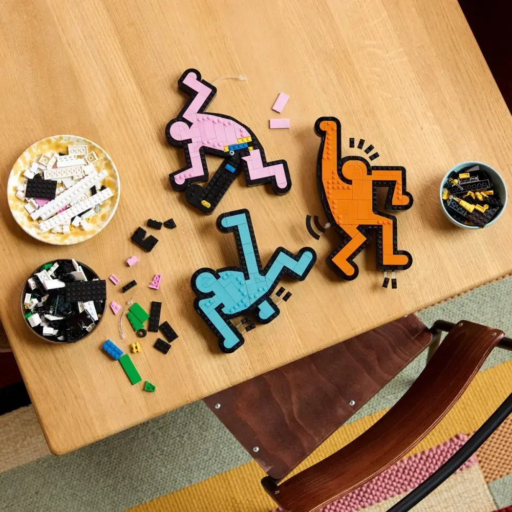 LEGO Art Keith Haring Dancing Figures 31216 Photo 5