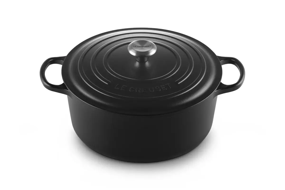 Le Creuset Signature Round Casserole 8.1 L Black Photo 2