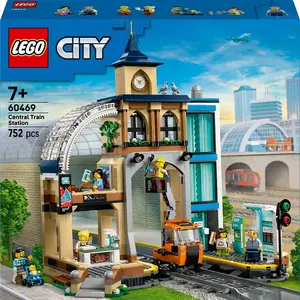 LEGO City Train station building set 60469 — 752 pieces, 6 minifigures, tracks and platform