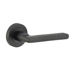 Handle BESK LH1046 135mm, black matte, 135 mm center-to-center, metal furniture pull