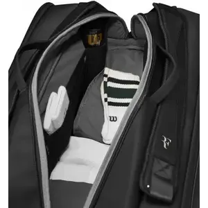 Tenisa soma Wilson x RF Tournament Bag 15 — vieta līdz 15 raketēm, vairāki nodalījumi, plecu siksnas
