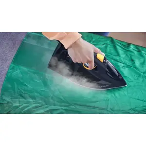 Steam output up to 55 g/min for faster crease removal