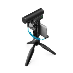 Набор микрофона Sennheiser MKE 400 MOBILE KIT — суперкардиоидный, 50–20 000 Гц, макс. SPL 132 дБ, питание 2×AAA, проводной 3.5 мм, в комплекте настольная подставка