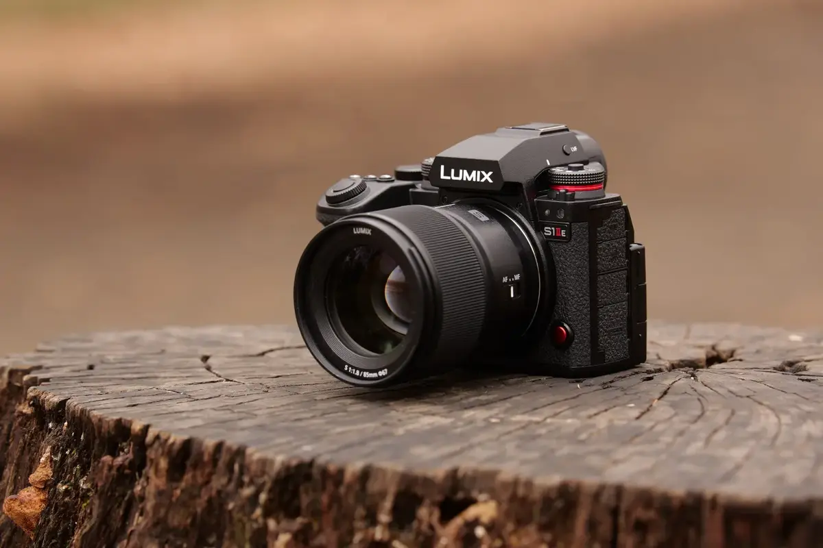Panasonic Lumix DC-S1 II mirrorless camera body Photo 9
