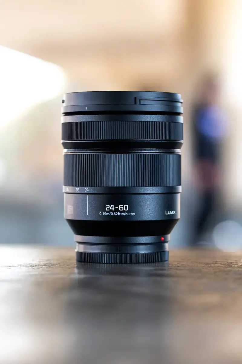 Panasonic Lumix S 24-60mm f/2.8 lens Photo 3