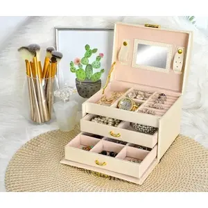 Jewelry box Iso Trade 365783-uniw beige universal — compact storage case for rings, necklaces, earrings