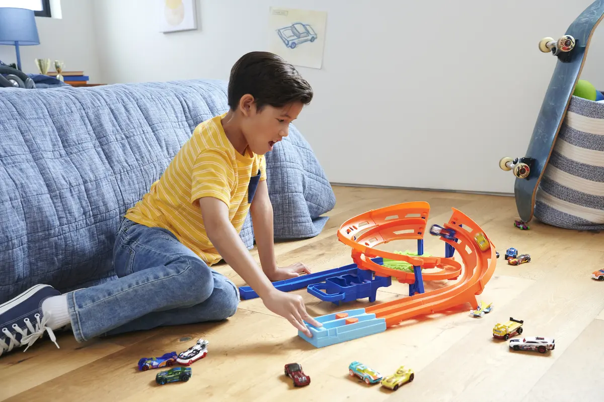 Transporta un trases komplekts Mattel Hot Wheels Action Whip Around Raceway Photo 9