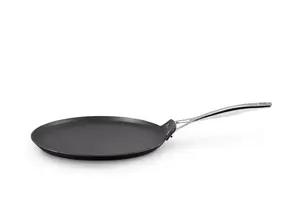 Pancake Pan Le Creuset Non-stick 28 cm, non-stick cook surface, stovetop use