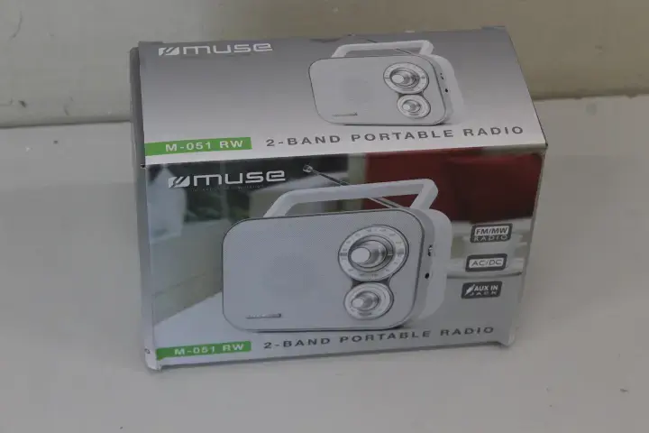 Portatīvais radio Muse M-051RW ar AUX
