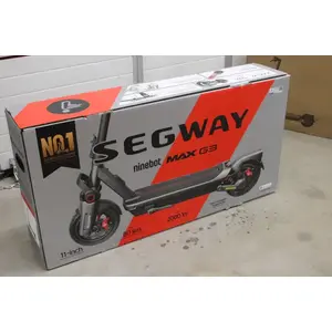 Elektriskais skrejritenis Ninebot eKickScooter MAX G3 E 2000 W līdz 25 km/h 11" riteņi 24 mēnešu garantija Melns (BOJĀTS IEPAKOJUMS, SASKRĀPĒTA KRĀSA, ATJAUNOTS)