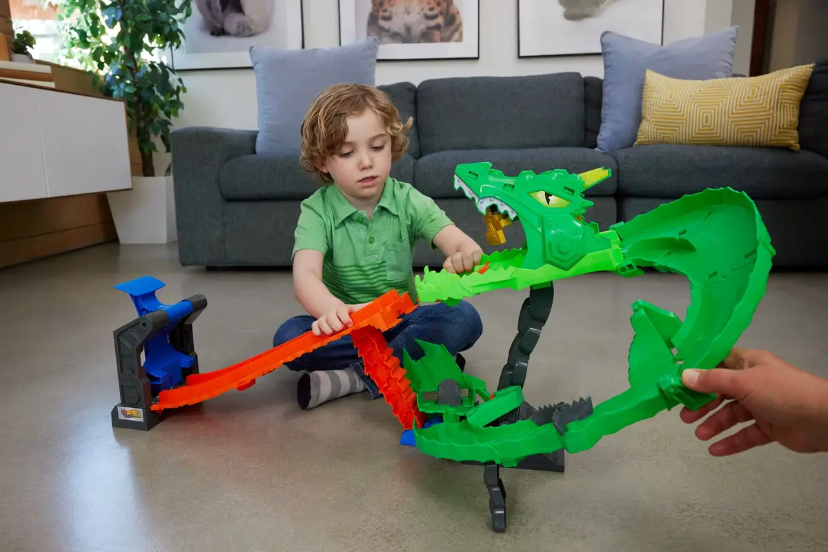 Monstru auto un trases komplekts Hot Wheels Sharks vs. Dinos Photo 2