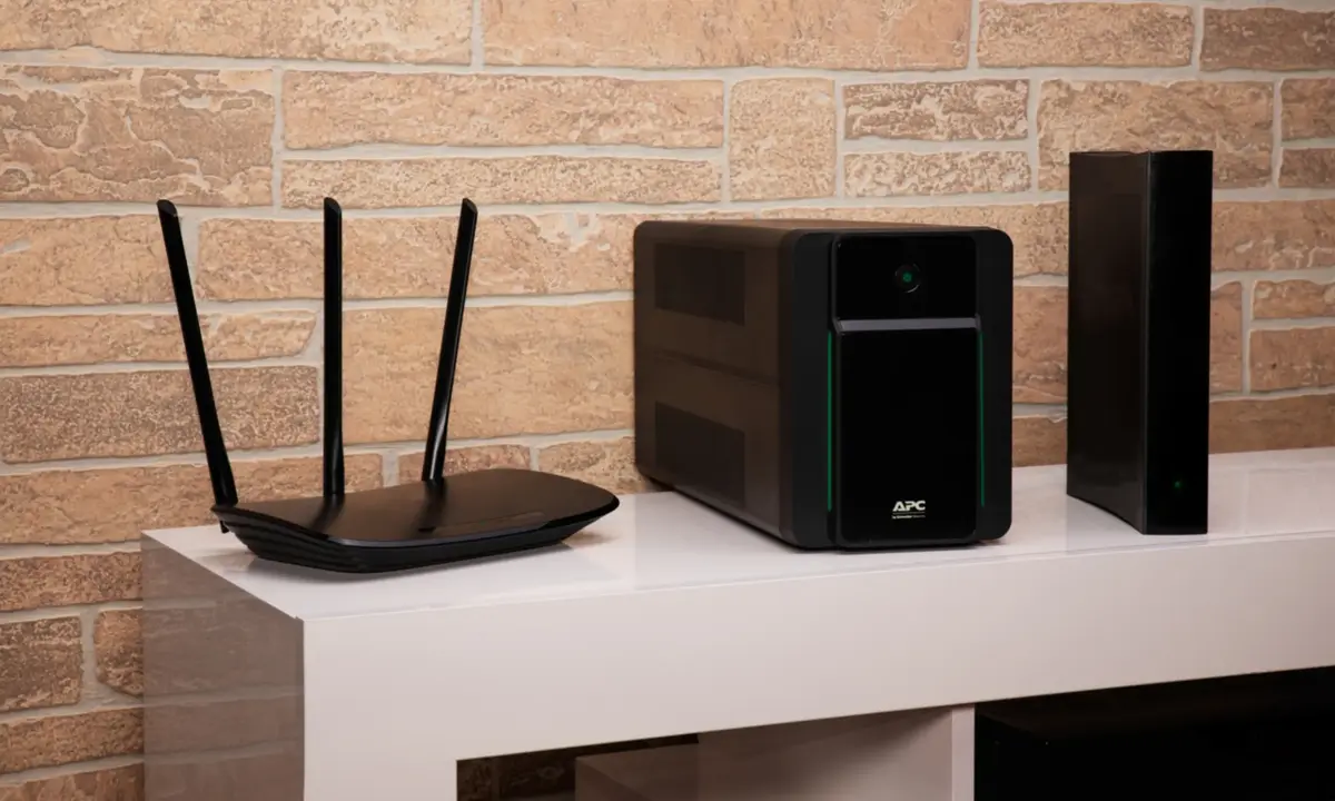 APC Back-UPS 1600VA Tower Photo 3