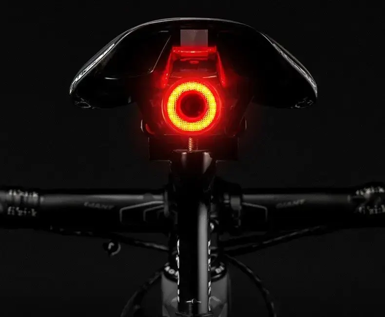 Aizmugurējais velosipēda lukturis Rockbros Q5 melns