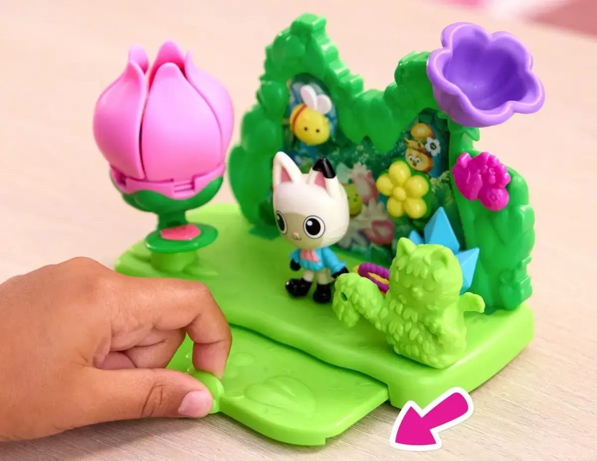 Spinmaster Gabby’s Dollhouse Movie Garden Set 6074117 Photo 7