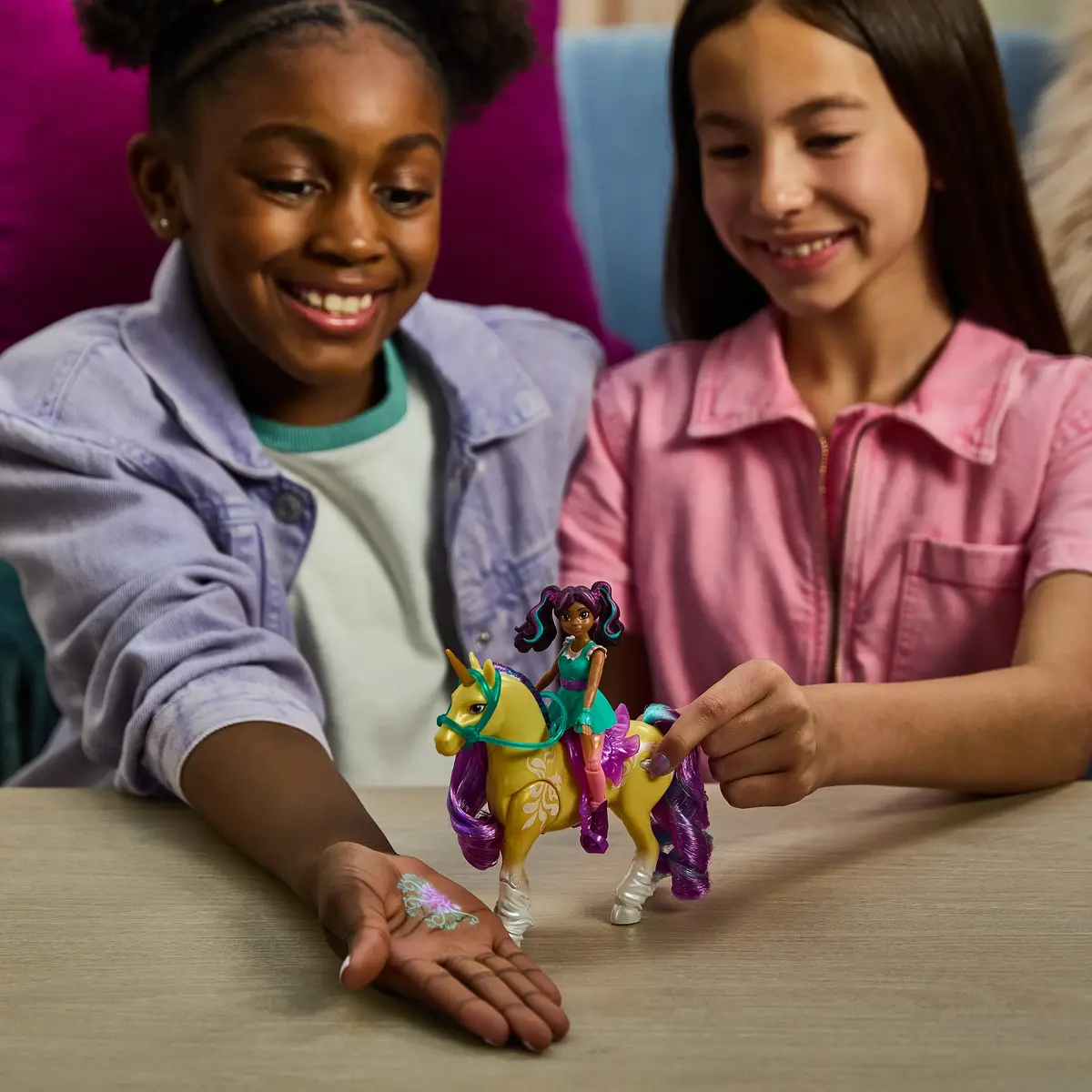 Spin Master Unicorn Academy Ava mini lelle ar gaismas lapu Photo 3