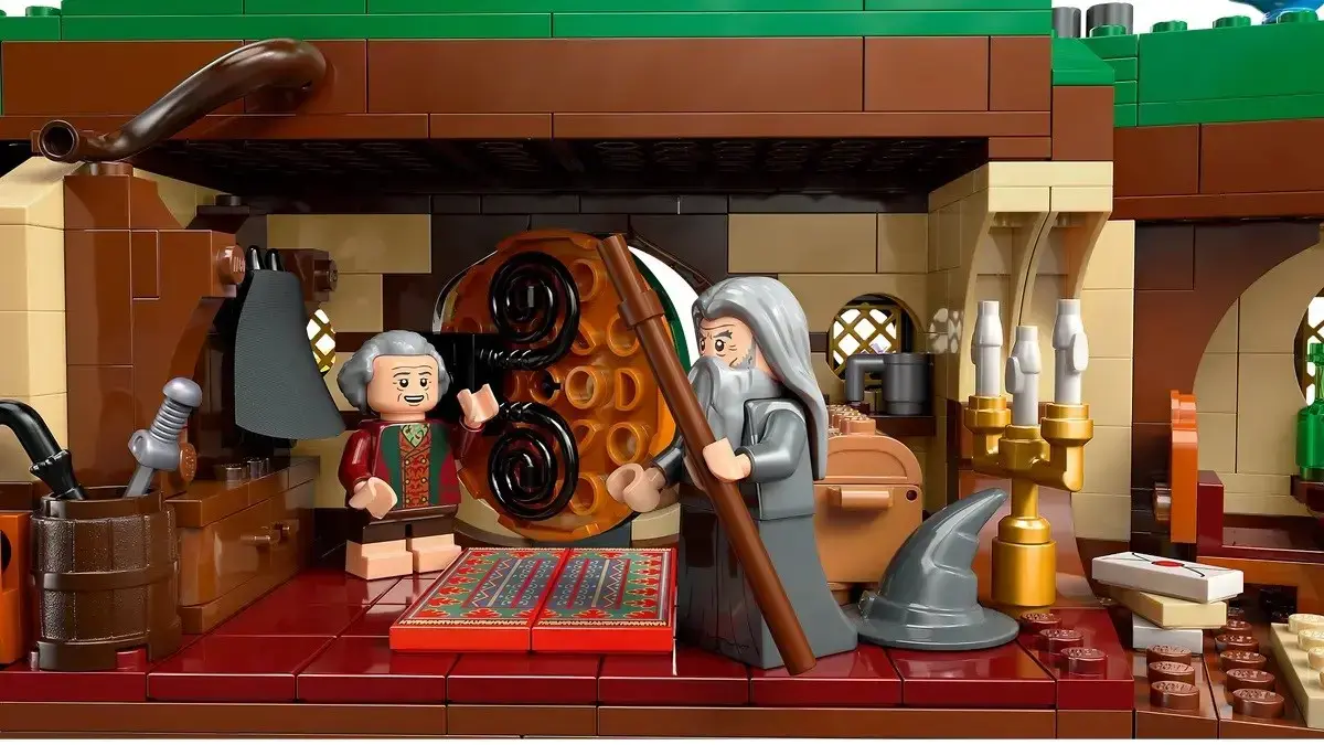 LEGO The Lord of the Rings Shire 10354 set Photo 8