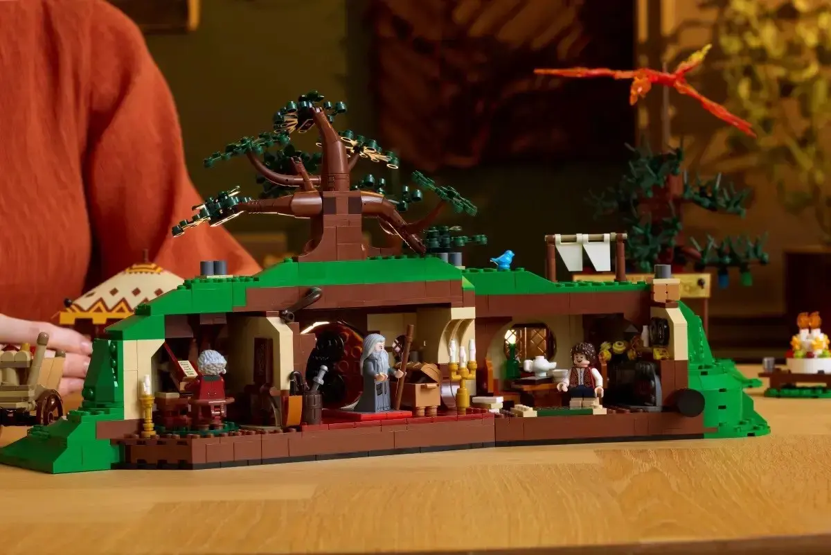 LEGO The Lord of the Rings Shire 10354 set Photo 14