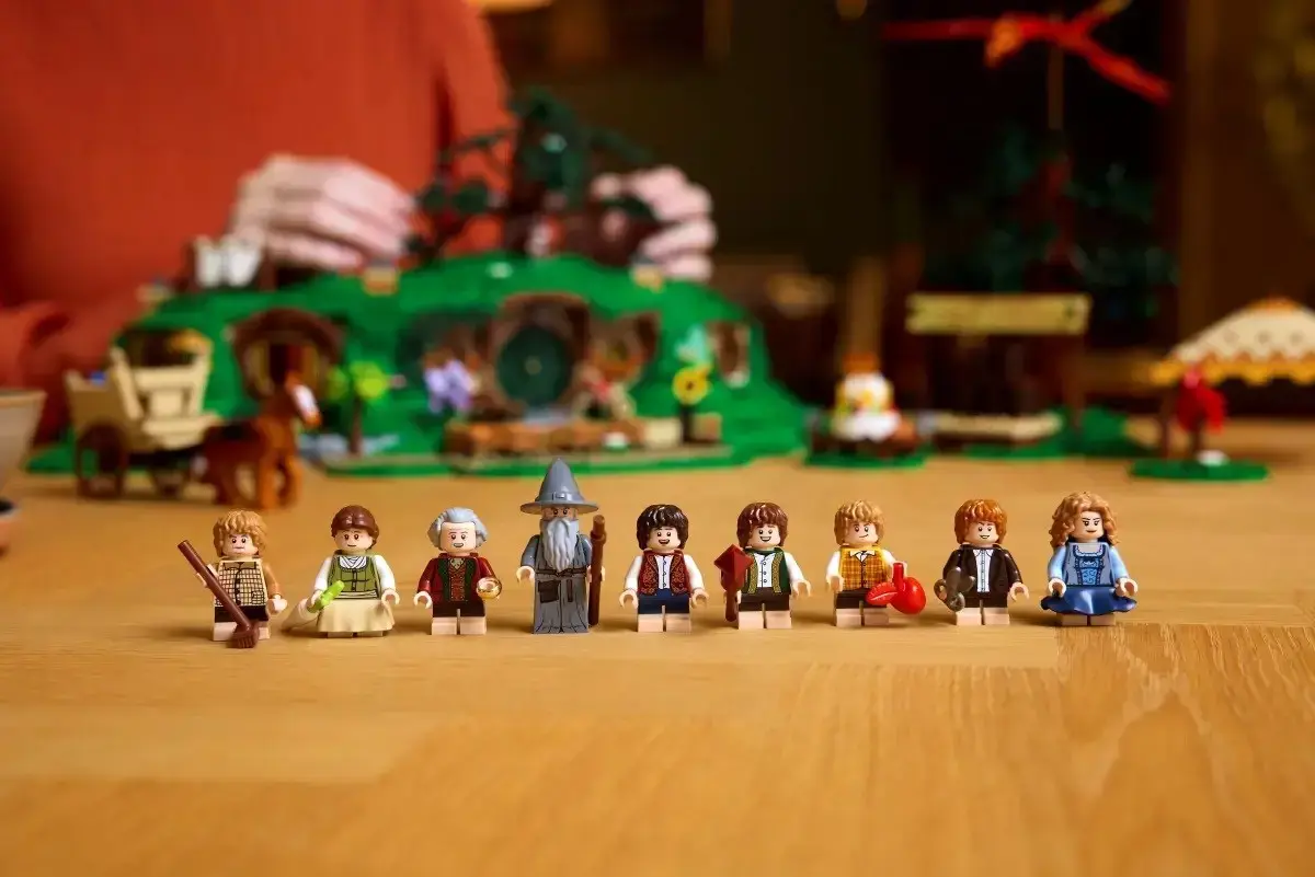 LEGO The Lord of the Rings Shire 10354 set Photo 15