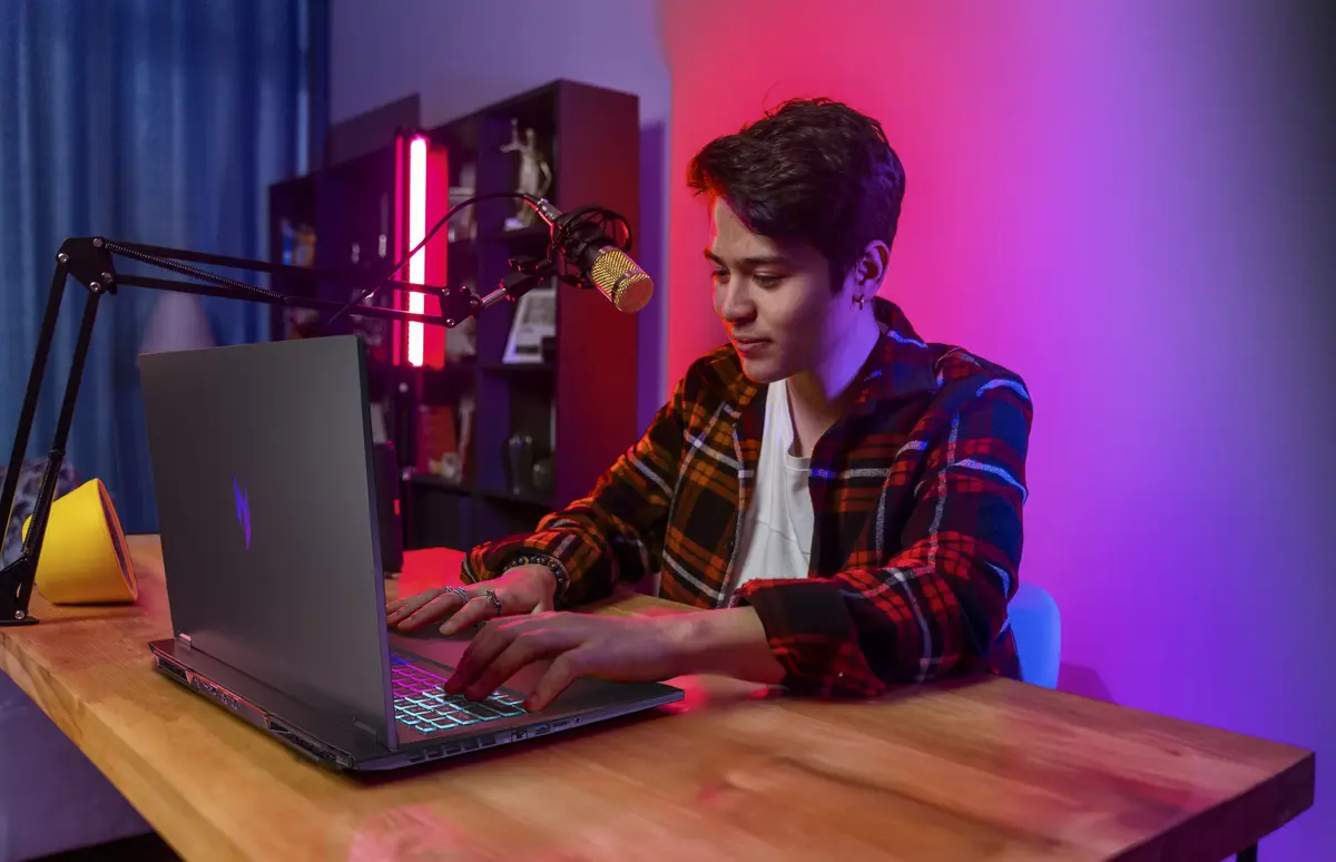 Portatīvais Acer Nitro 18 AI AN18-61-R698 Photo 8