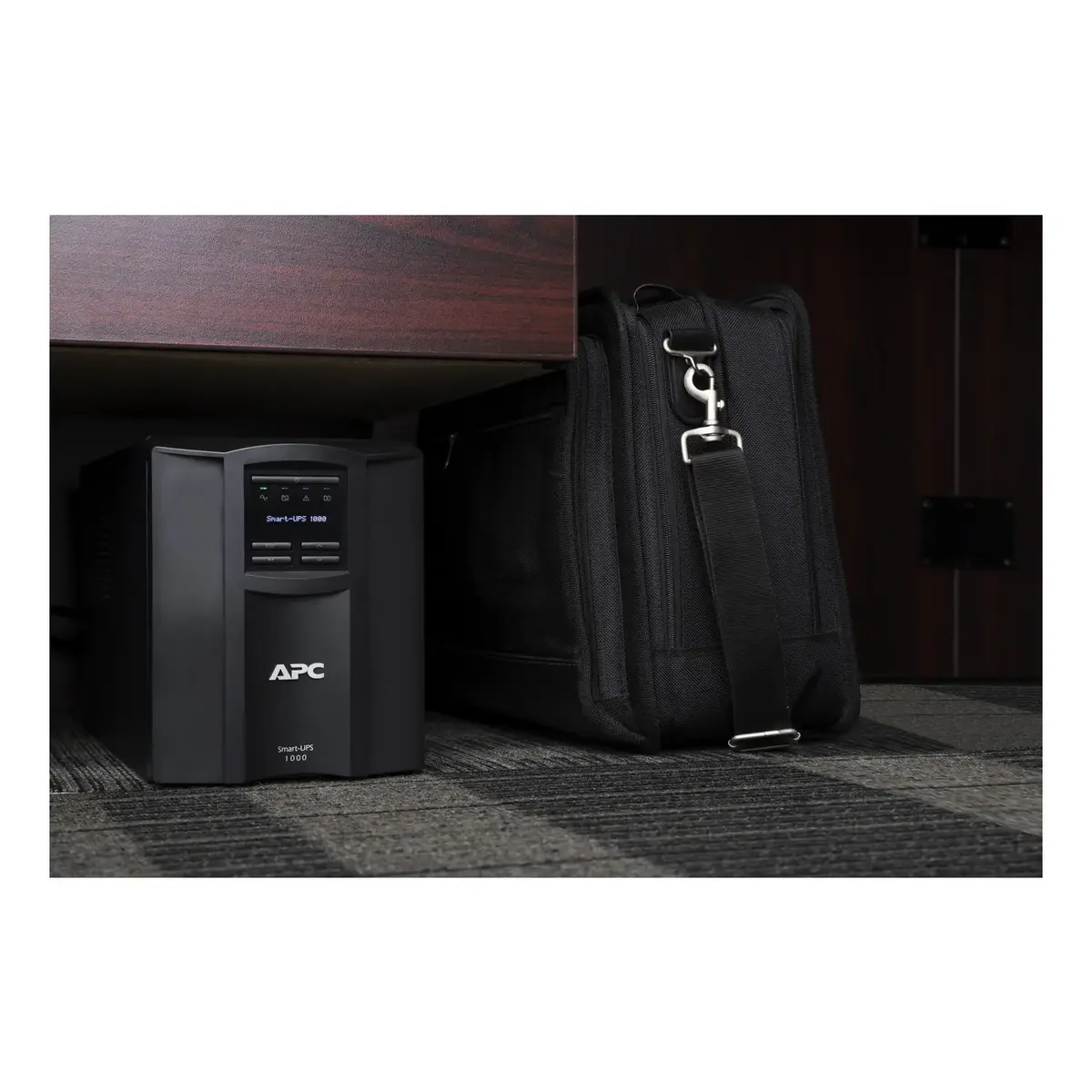 APC Smart SMT1000IC UPS 1000VA 600W Photo 4