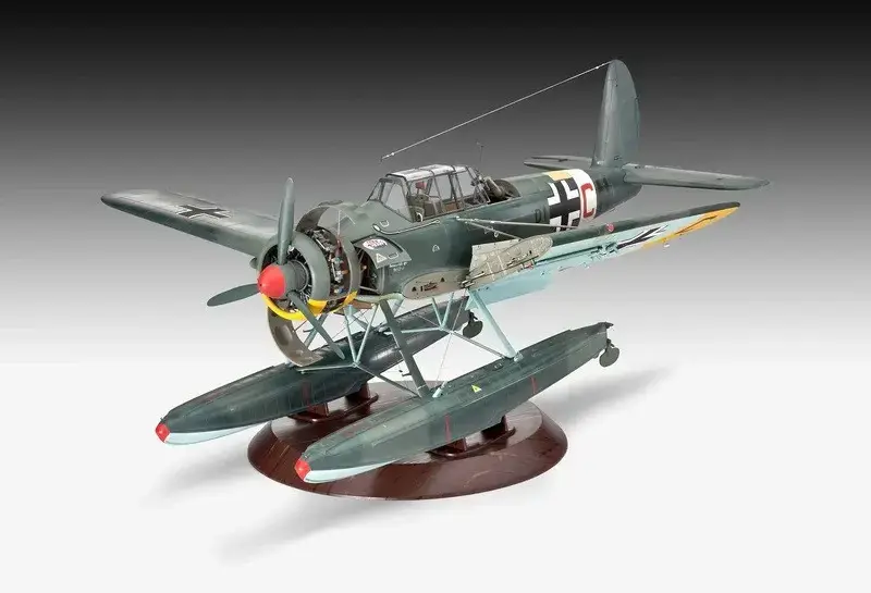 REVELL ARADO AR 196A-3 modelis plastmasa 1:32 Photo 12
