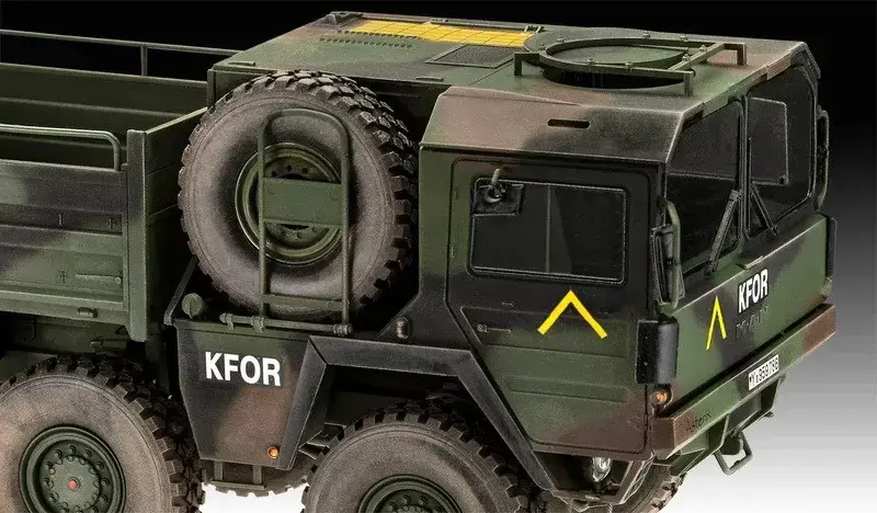 REVELL Man 10T Milgl 8x8 truck model 1/35 Photo 3