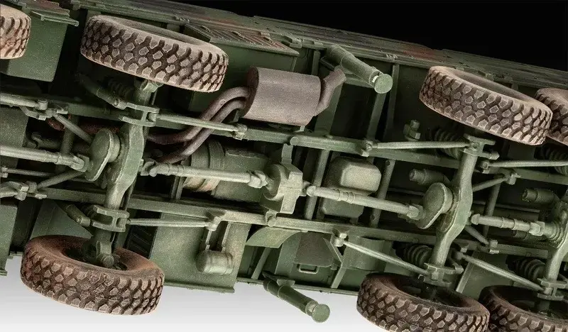 REVELL Man 10T Milgl 8x8 truck model 1/35 Photo 6