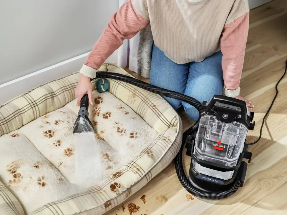 Bissell SpotClean Portable 3989N carpet cleaner Photo 3