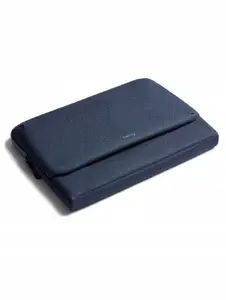 Laptop sleeve Bellroy Laptop Caddy 14 navy with accessory pockets, fits 14-inch laptops