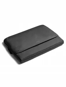 Laptop caddy Bellroy DLCB-SLT-230 for 16-inch laptops with accessory pockets