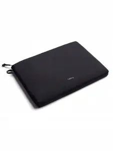 Laptop sleeve Bellroy Lite 16 inch Black — protective neoprene sleeve for 16" laptops