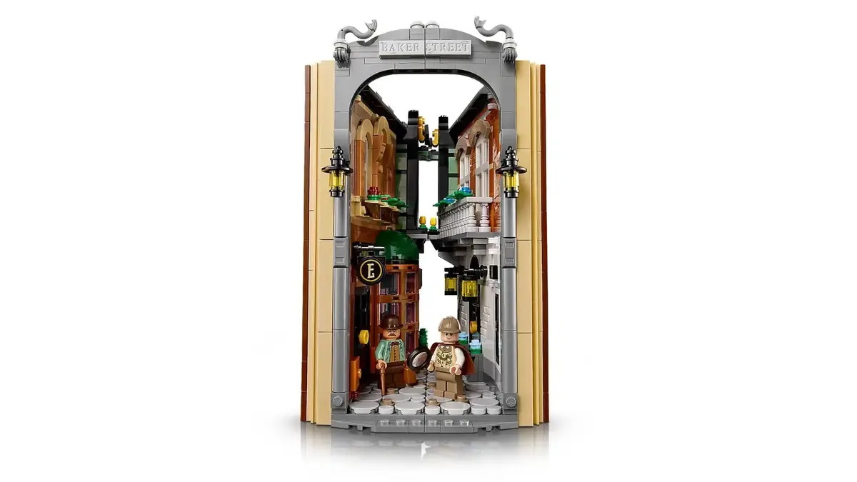 LEGO Icons Book Nook Sherlock Holmes 10351 Photo 10