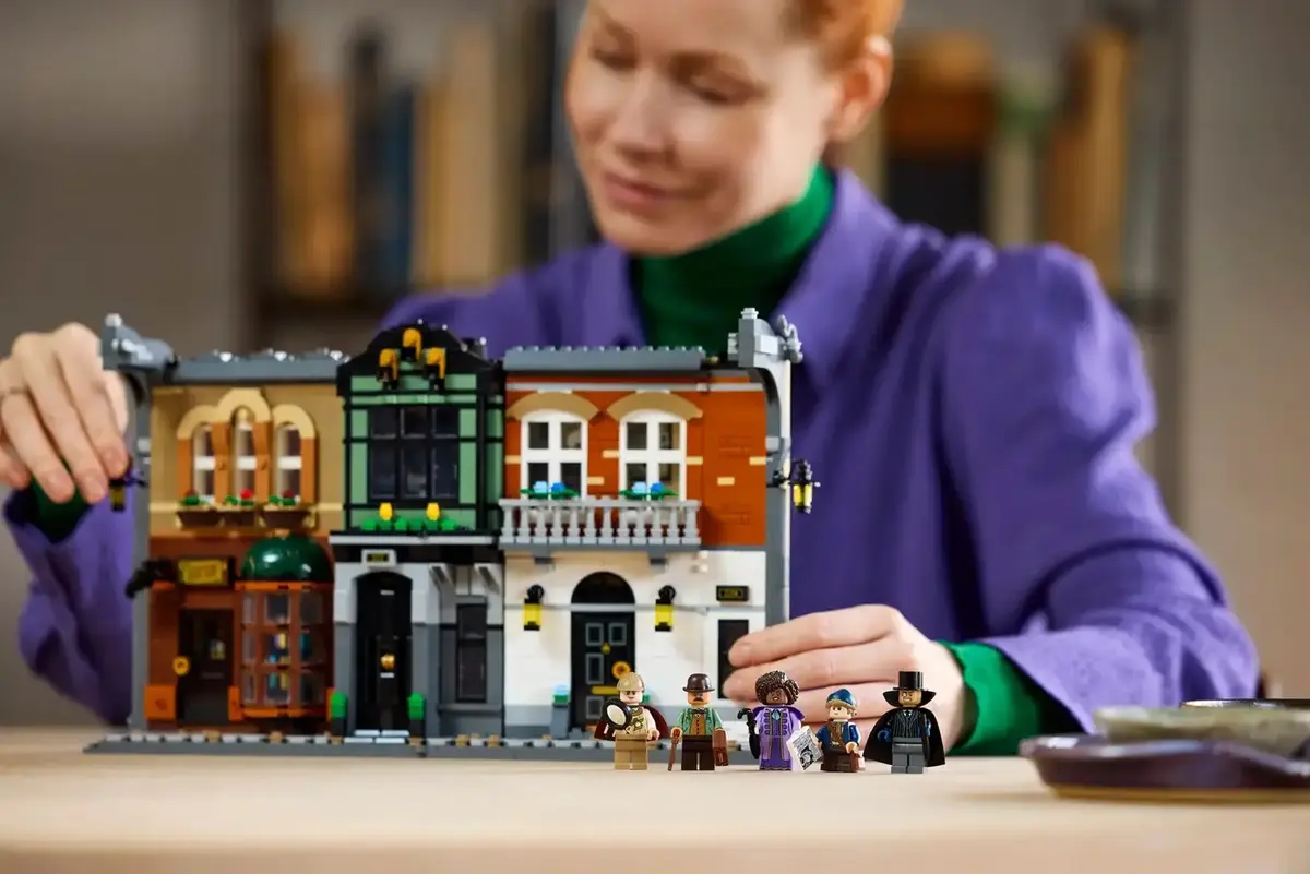LEGO Icons Book Nook Sherlock Holmes 10351 Photo 12