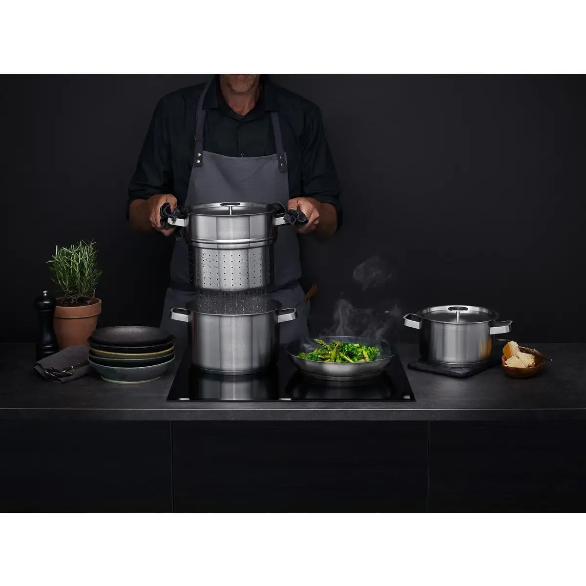 Cookware Set AEG A4SS Photo 3