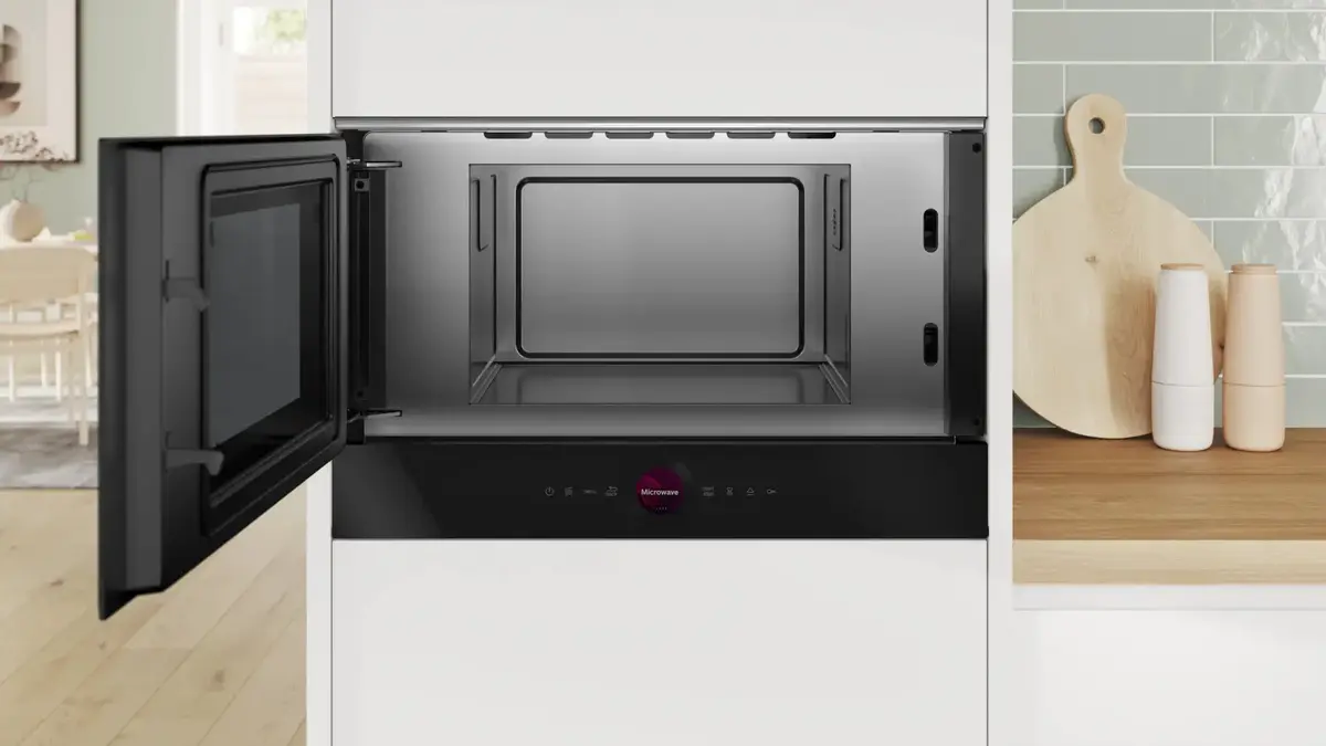 Bosch Serie 8 BFL9221B1 built-in solo microwave Photo 4